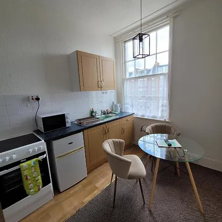 Sea Side Flat 3 With Fast Wifi And Free Parking سكرابورو