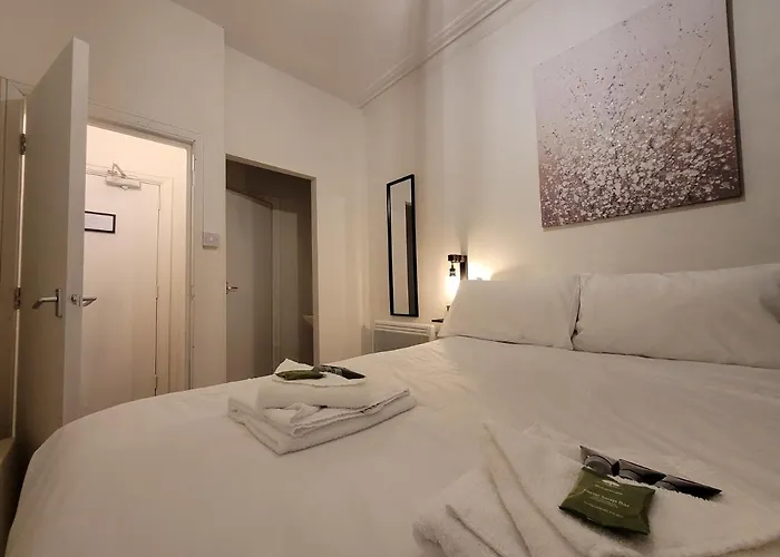 Sea Side Flat 3 With Fast Wifi And Free Parking Lägenhet *